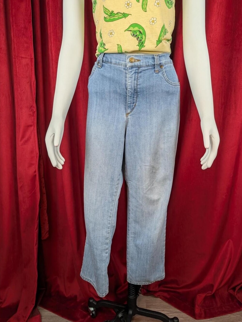 2017 Gloria Vanderbilt Amanda Blue Light Wash High Rise Denim Jeans